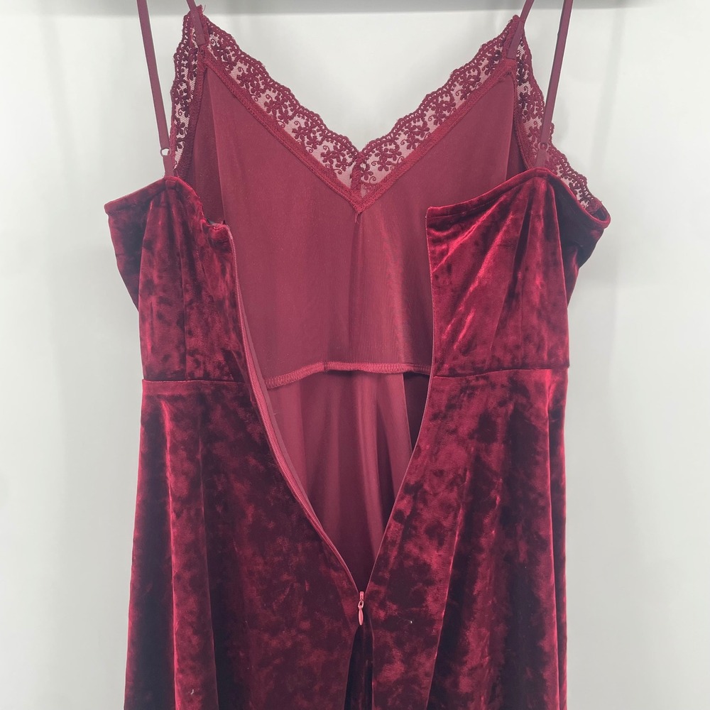 Forever 21 Velvet Mini Dress Womens Medium Burgundy Lace Trim Fit Flare Holiday - Picture 5 of 9